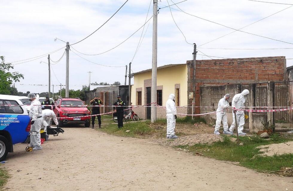Mató a su pareja a puñaladas y está prófugo