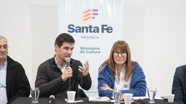 Leonardo Viotti, intendente de Rafaela, con la ministra de Cultura, Susana Rueda
