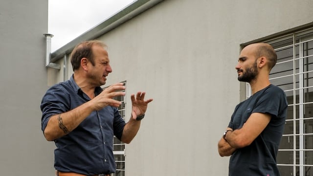 El conductor ejecutivo del Instituto Municipal de la Vivienda (IMV), Pierluiggi Chiatti; y el director provincial de Vivienda y Urbanismo, Lucas Crivelli