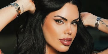 Sofía Clerici miró a cámara luciendo un sensual vestido al borde de la censura