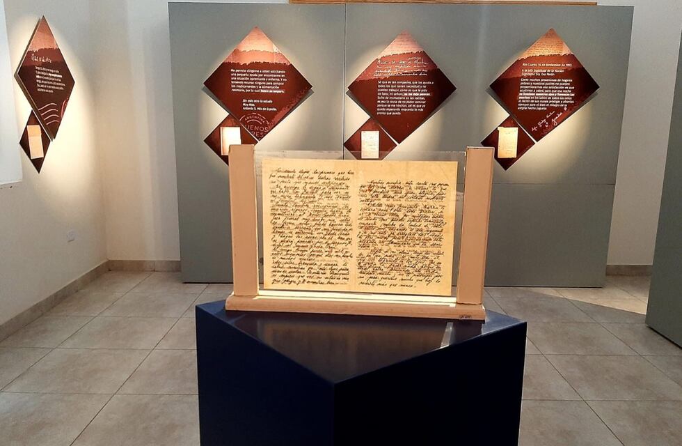 Inauguran una muestra epistolar sobre Evita en el Viejo Mercado