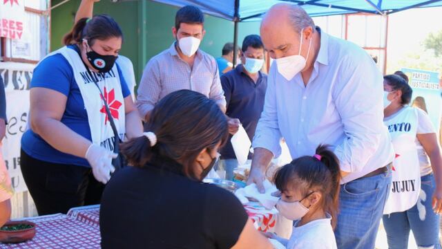 El Movimiento Octubres agasajó a vecinos del barrio La Merced en San Pedro de Jujuy, con motivo del Día del Trabajador.
