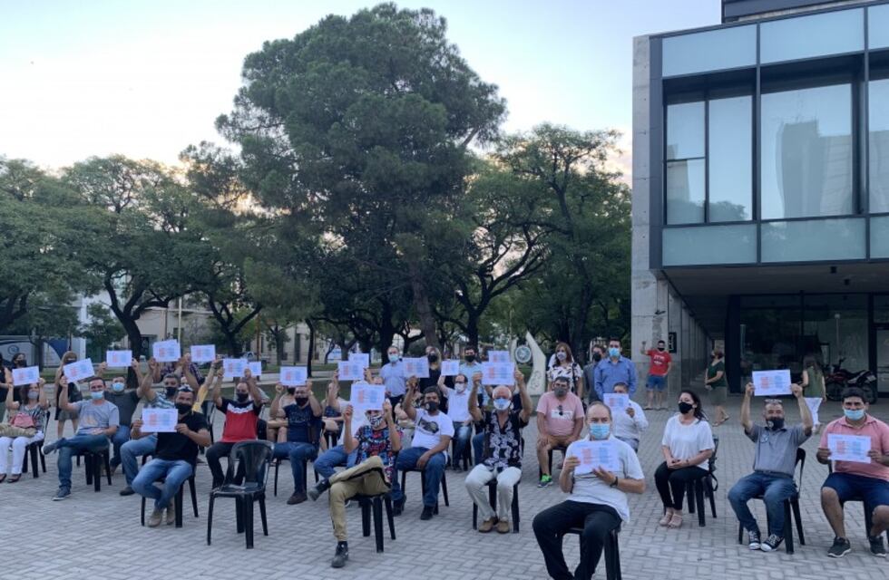 Entrega de certificados del taller sobre Energías Renovables.