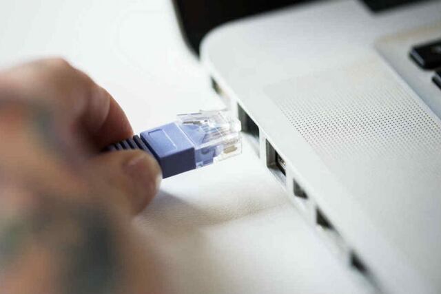 El Gobierno nacional aplicaría la red de fibra óptica en el país. (Freepik)