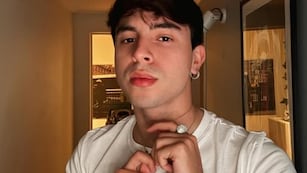 Rusherking soprendió con un cover en español en TikTok.