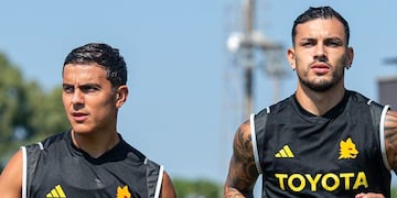Paulo Dybala y Leandro Paredes fueron increpados por los hinchas de la Roma.