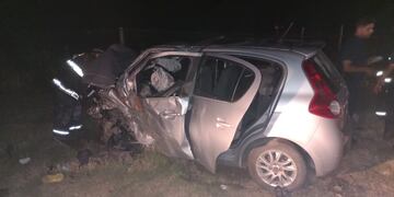 Así quedó el Fiat Palio en el que viajaba Ssilvia López. Gentileza