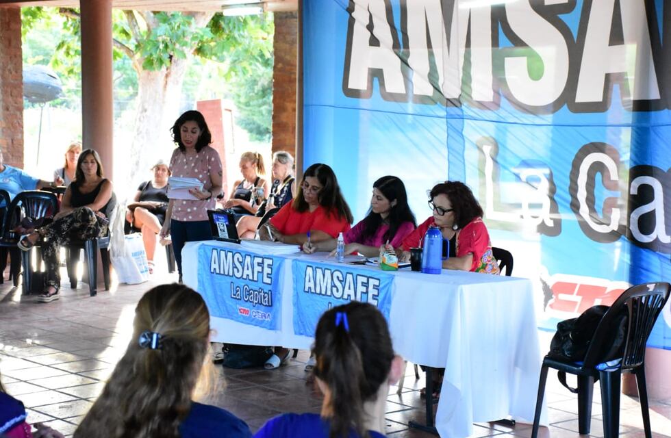 Docentes de Santa Fe preparan un paro que complica el inicio de clases