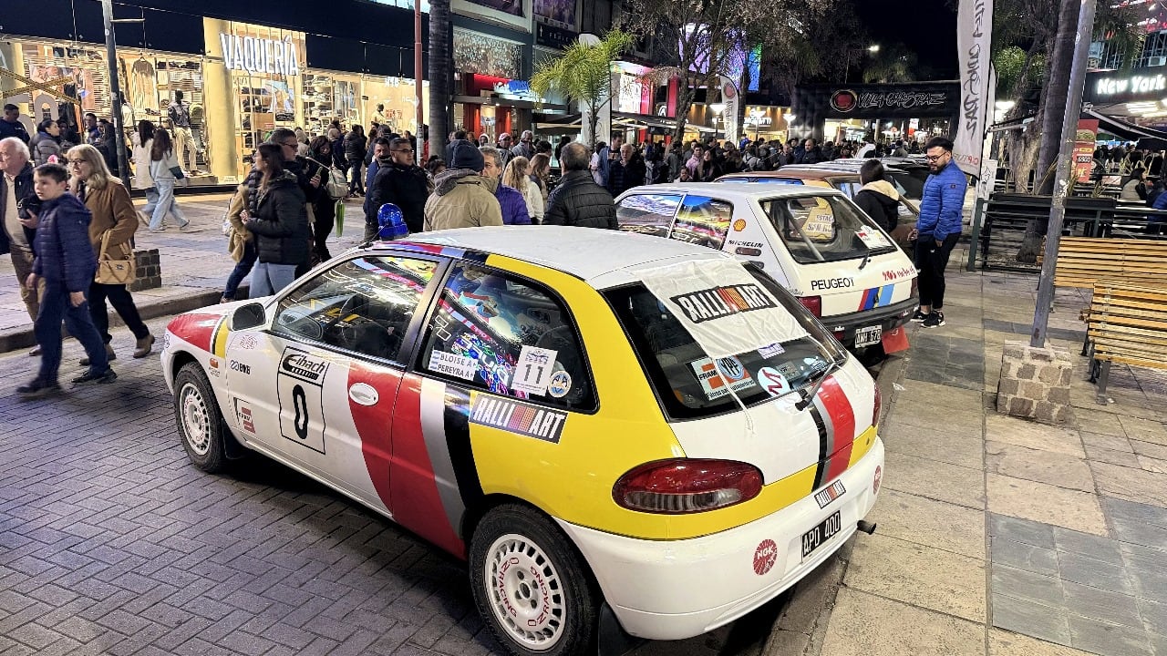 Villa Carlos Paz recibió a las “Leyendas del Rally”