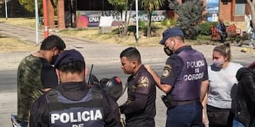 Los ladrones fueron detenidos en el Centro de Carlos Paz. (Gentileza Carlos Paz Vivo)