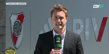 Al cronista Maxi Grillo le arrebataron el celular mientras salía al aire en TNT Sports. (Captura de pantalla)