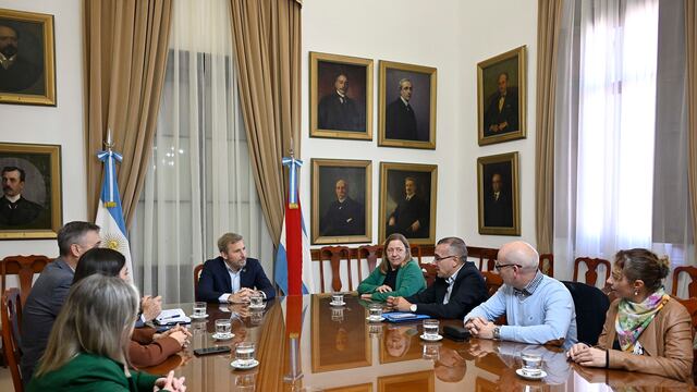 Rogelio Frigerio con el co-director ejecutivo de la Red de Empresas Inclusivas, Fernando Carotta.