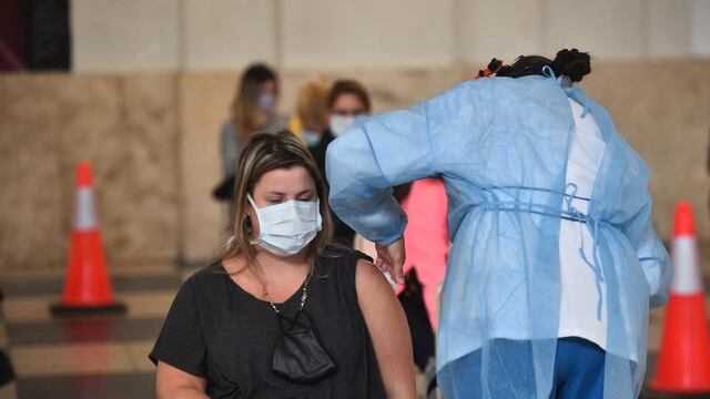 La vacunación contra el coronavirus ahora está disponible para personas mayores de 40 años con obesidad. 
 (Pedro Castillo/ La Voz)