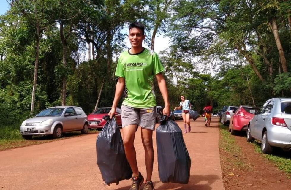 Organizan una jornada de Plogging en Puerto Iguazú