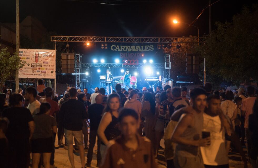 Balnearia: Comparsa, club y municipio, unidos para fortalecer la tradición carnavalera