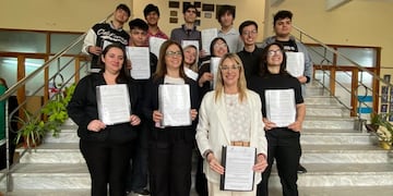 Reconocieron a alumnos de la Escuela Técnica por su trabajo realizado con ostras invasoras.