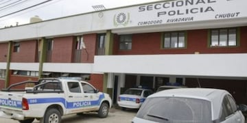 Fue a la comisaría a brindar datos de su novia desaparecida y lo detuvieron por tener pedido de captura.