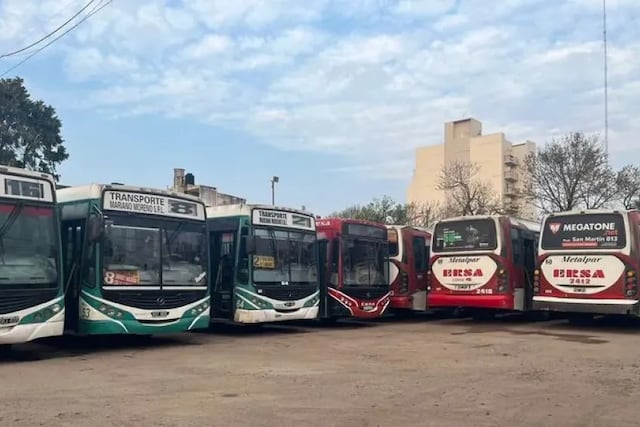 UTA mantiene paro de colectivos urbanos en Paraná por falta de pago de salarios a choferes.