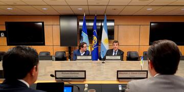 Sergio Massa durante la reunión con el BID.