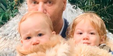 Germán Martitegui y sus hijos.