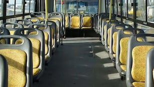 Un chofer reveló cuáles son los mejores lugares para dormir en el colectivo