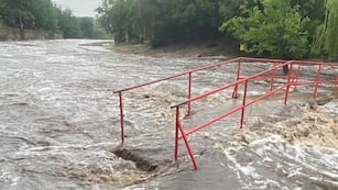 Fuerte crecida de ríos en Córdoba tras el temporal.
