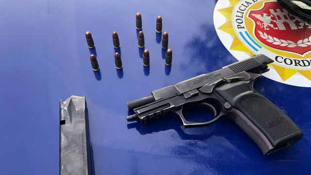 Múltiples armas y elementos fueron secuestrados por los uniformados. (Policía)