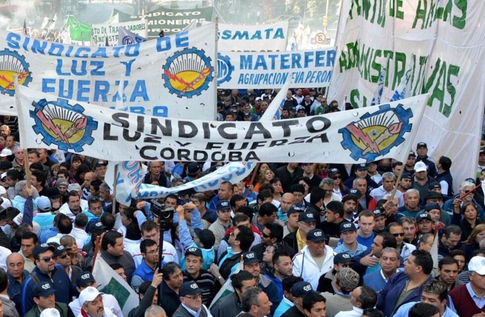 Luz y Fuerza contra la propuesta de redireccionar los fondos del Bono de Eficacia de Epec