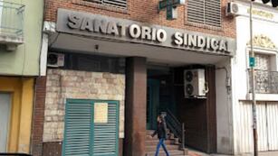 El trágico accidente ocurrió en el sanatorio de Suoem en Córdoba Capital.
