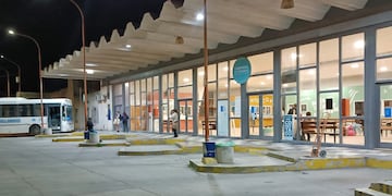 Punta Alta: colocaron nuevas luminarias LED en la Terminal de ómnibus