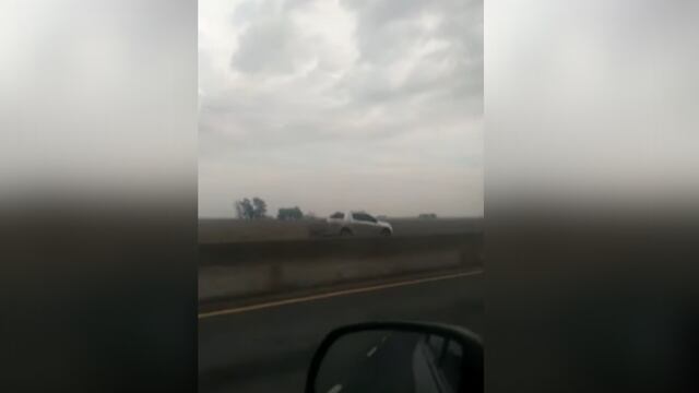 Un conductor fue grabado circulando en contramano por la 226