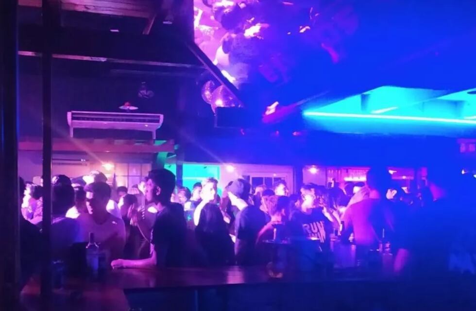Puerto Esperanza: clausura de un bar con 250 personas