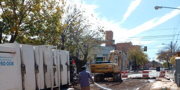 Trabajos de reparación en el socavón de Rivadavia y Suipacha