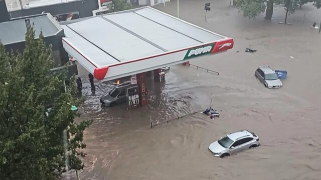 Cerrarán dos estaciones de servicio en Bahía Blanca tras las inundaciones. (Foto: La Nueva).