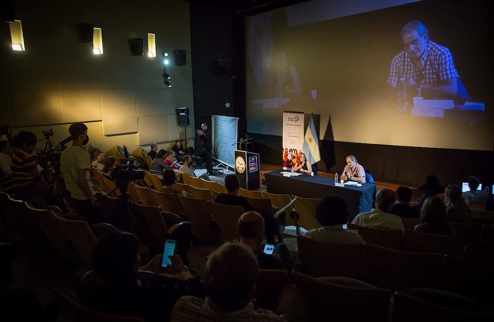 Cuestionan las coberturas informativas sobre personas mayores y medio ambiente