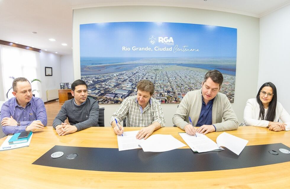 Tierra del Fuego: autoridades firman documento en defensa de la ley 19640