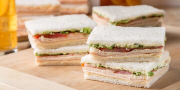 El sándwich de miga es argentino.