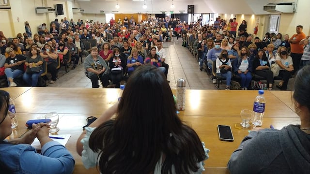 En plenario provincial el SUTE condicionó la aceptación de la propuesta salarial del Gobierno de la provincia. Gentileza