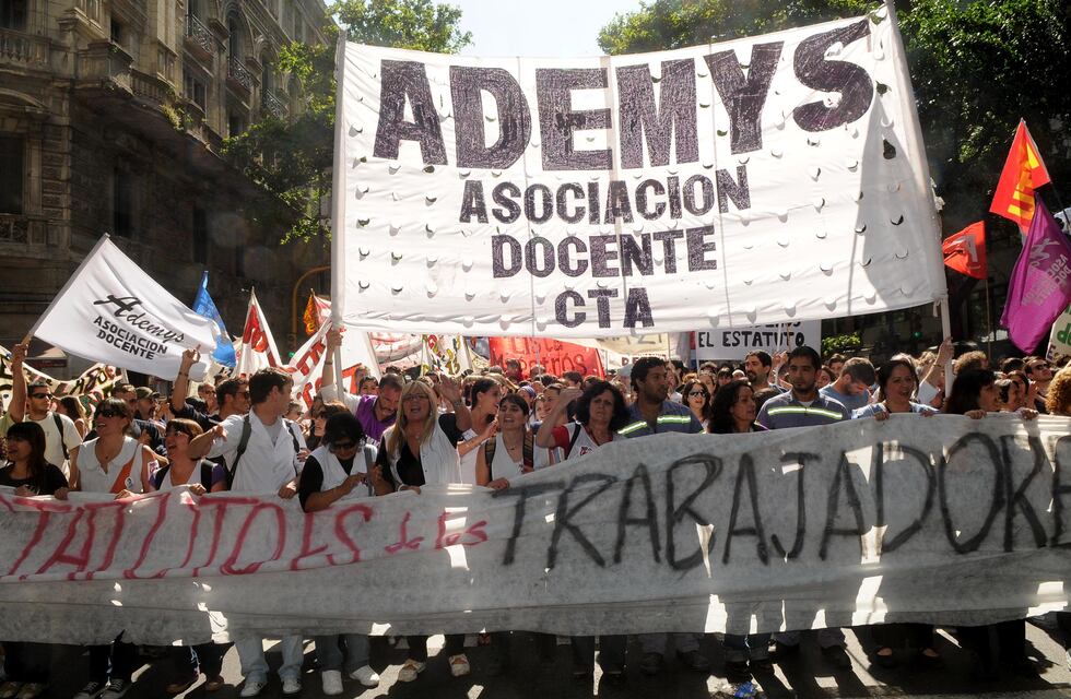 Ademys comenzó un paro general por 72 horas en rechazo al protocolo porteño de clases