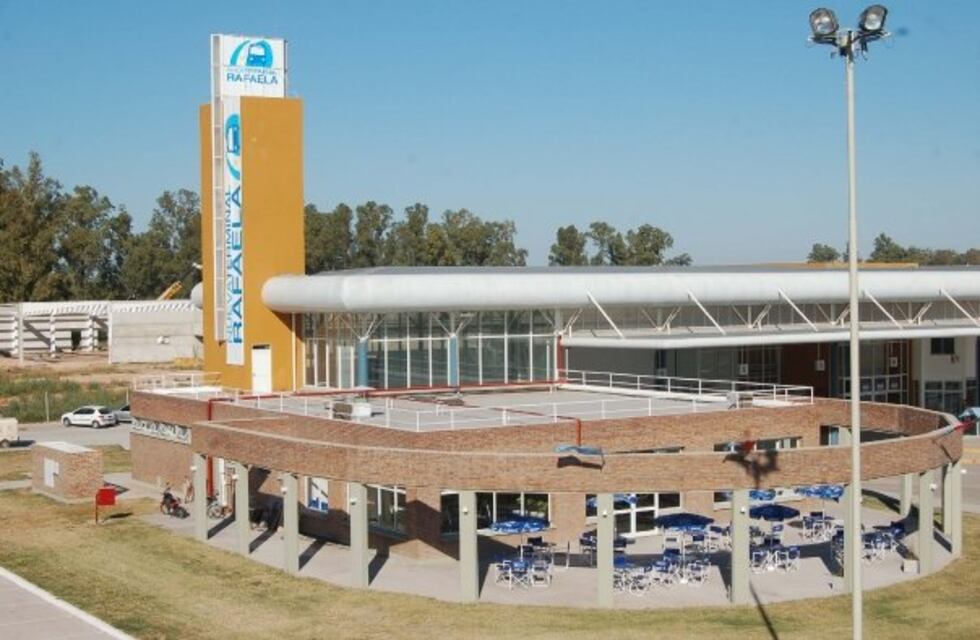 La vacunación a adultos mayores y docentes se traslada a la Terminal de Ómnibus