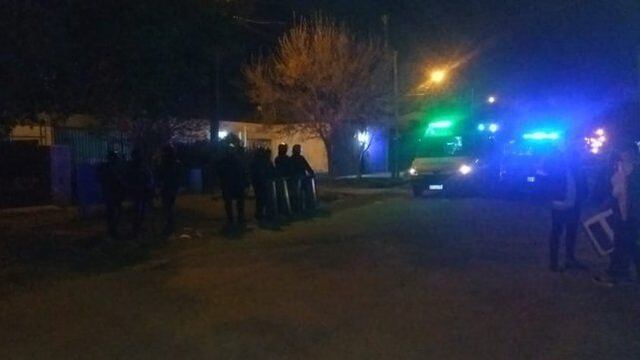 Disparos en Cristalería: un grupo de vecinos quiso linchar a un acusado de abuso en Rosario
