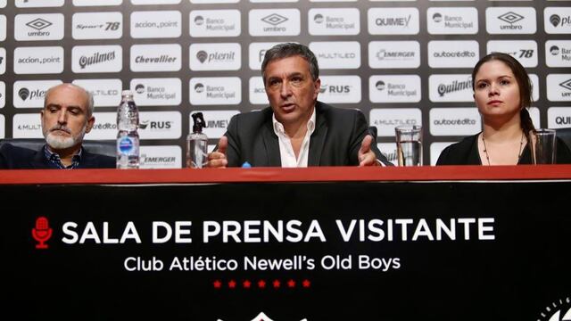 Ignacio Astore, presidente de Newell's Old Boys, explicó la situación institucional del club a través de una conferencia de prensa. (@Newells)