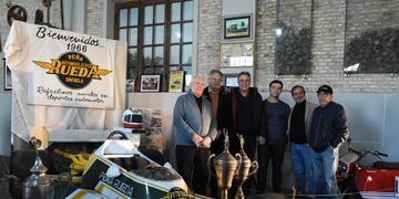 Presentación del concurso de ideas para que el auto MAF 1 se exponga en el exterior del edificio del Club de Autos Antiguos de Rafaela