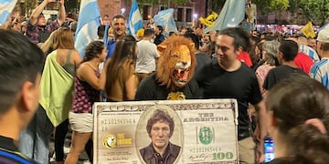 Leones en el Patio Olmos.