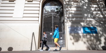 El edificio de calle San Martín 1143, donde funcionaba la vieja subsecretaría de Turismo será concesionado para transformarlo en un polo cultural. Ignacio Blanco/Los Andes