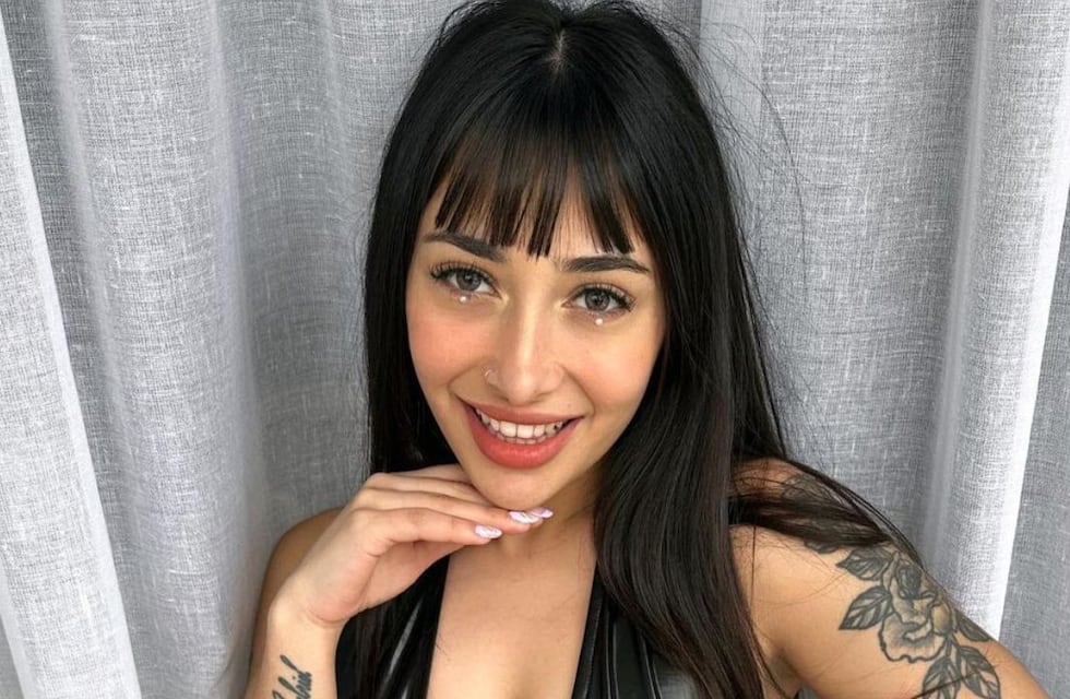 Pao Dulzura la rompió en Instagram con un catsuit engomado: “¿Quién quiere ser mi Batman?”