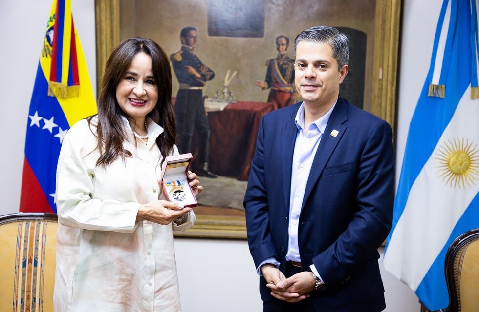 Dachary mantuvo un encuentro con la embajadora de Venezuela