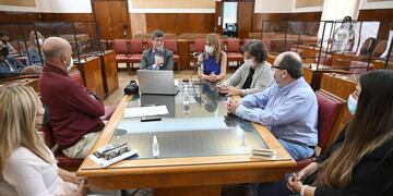Este lunes se realizó una jornada de trabajo llevada adelante por el Frente de Todos junto a diversos sectores, para analizar la situación sanitaria en el ámbito laboral