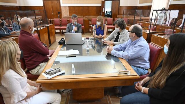 Este lunes se realizó una jornada de trabajo llevada adelante por el Frente de Todos junto a diversos sectores, para analizar la situación sanitaria en el ámbito laboral