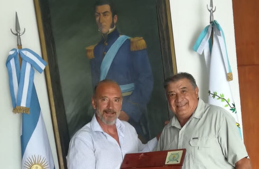 Guerra de Malvinas: la Fundación Pedro Giachino reconoció a la madre del héroe mendocino